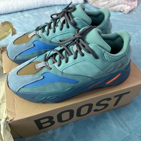 Yeezy Boost 700 “Faded Azure” - Picture 1 of 6